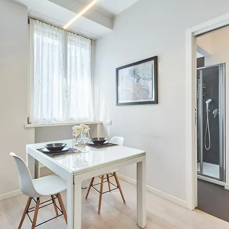 Easylife - - Magenta 32 - Cadorna شقة *