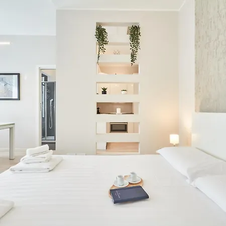 Easylife - - Magenta 32 - Cadorna * ميلان