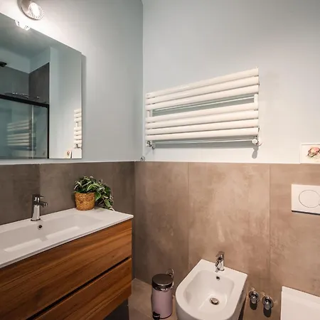 Padova's Nest - Close To Metro Apartment