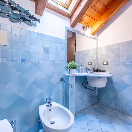 Romantic Navigli - 15min Duomo - Free Parking Апартаменты Милан