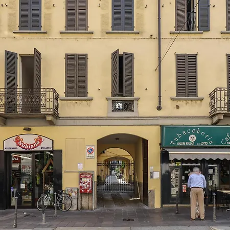 Casera Loft, Historic Courtyard In Navigli Apartment