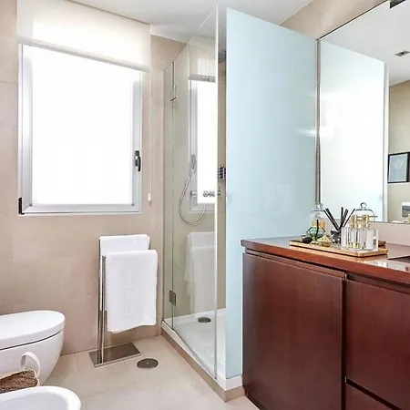 3br With A Great Location - What'app - 0039-3512-039-610 - For Reservations! מילאנו