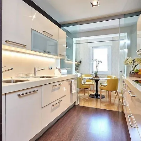 3br With A Great Location - What'app - 0039-3512-039-610 - For Reservations! *