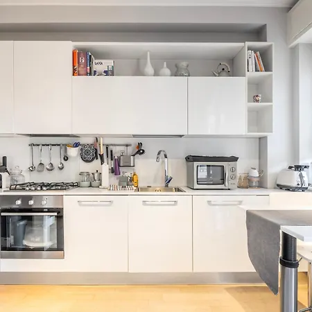 Appartamento Guesthost - Forlanini M4 Modern With Balconies *