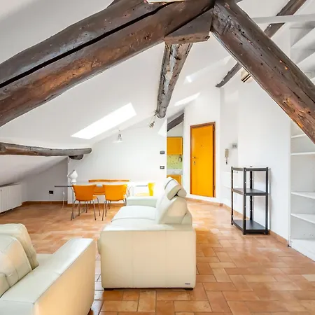 Bright Garibaldi & Moscova *