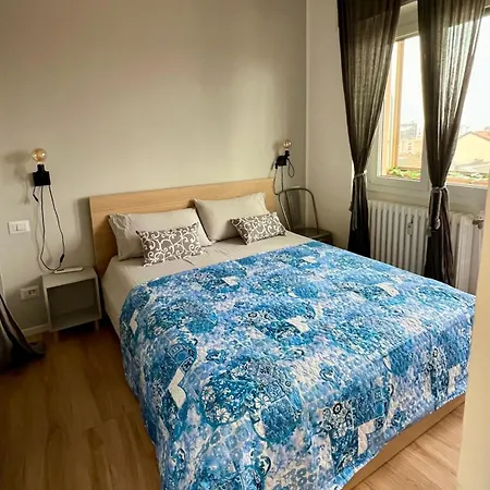 Gambara Urban Flat - Stylish And Next To Metro