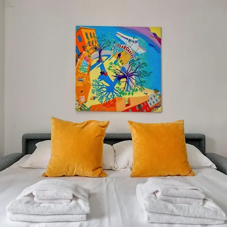 Niccolini Sarpi Food&design Modern In Chinatown Apartment *