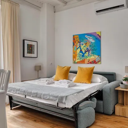 Niccolini Sarpi Food&design Modern In Chinatown Apartment