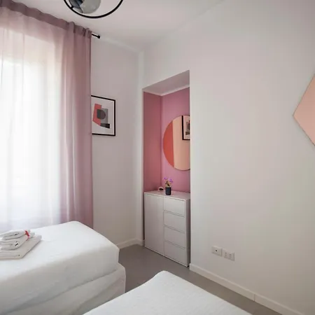 Santa Maria Square View - Family * Milánó