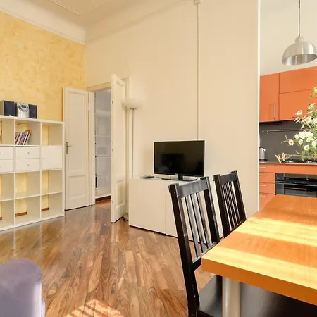 דירה Joivy Bright & Cosy Flat Near The Centre