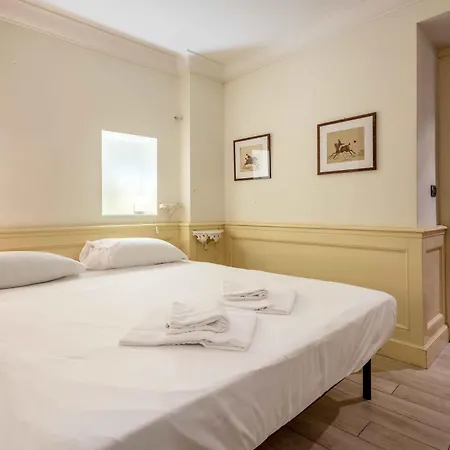 Exclusive 4 Bedrooms Near Duomo * מילאנו