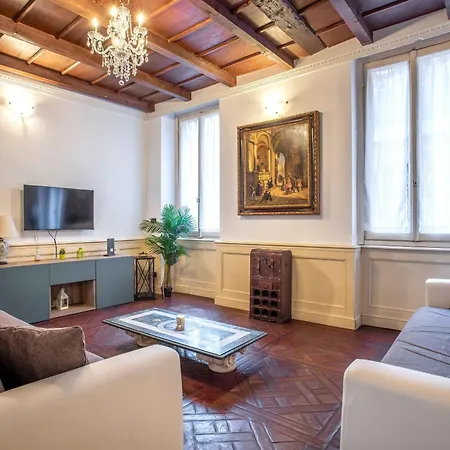 Exclusive 4 Bedrooms Near Duomo מילאנו