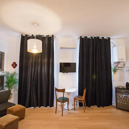 Small Studio 5 Min To The Metro Milano
