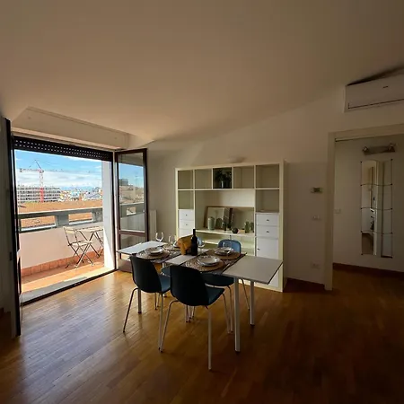Isola- Attico Con Balcone * Mediolan