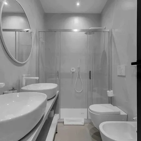 Casa Nanda - Flat Near Navigli And Tortona Area ミラノ