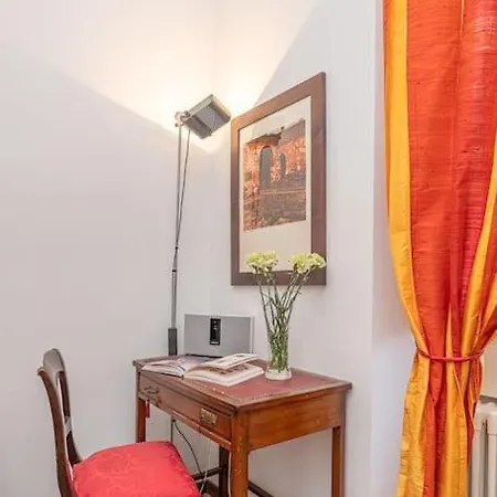 La Casa Di Ross * Milan