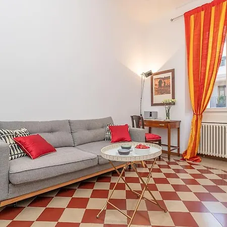 La Casa Di Ross * Milan