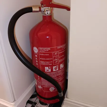 Papiniano 38 * Milán