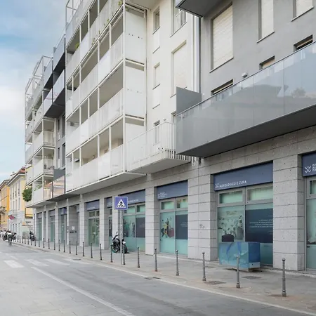 Easylife - - Niccolini 37 - Moscova *