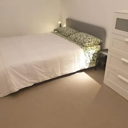 Garden Flat In Navigli Zone Διαμέρισμα *