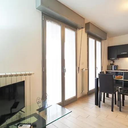 Primopiano - Bonomi B Apartman *
