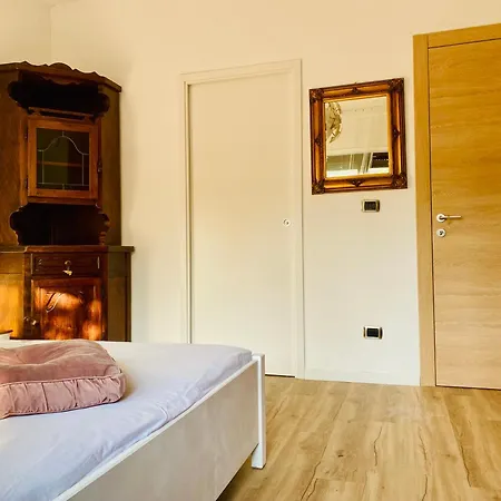 The Luxory Cat Bed & Breakfast