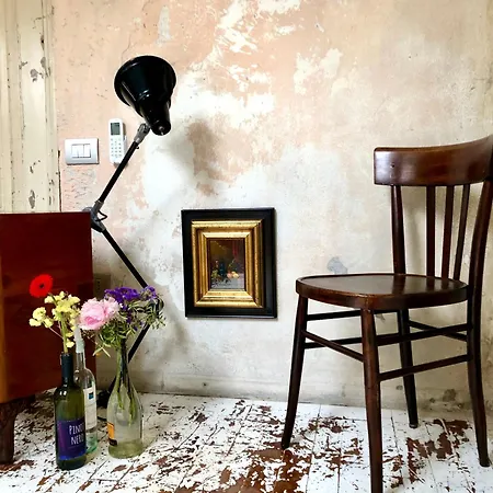 Charming And Design Attic Loft In Coolest Area Navigli Ticinese מילאנו