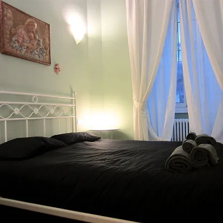 Temporary House - Via Della Moscova Apartament *