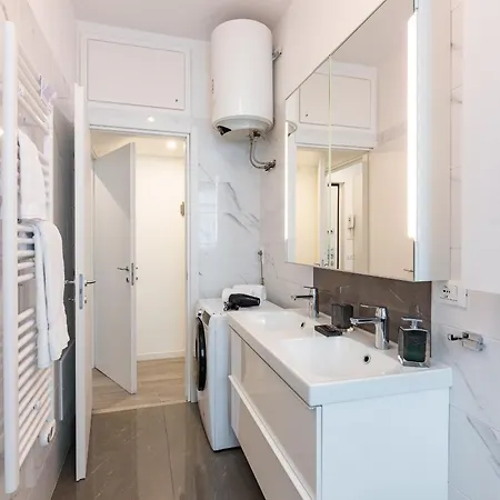 Audrey Flat Apartment