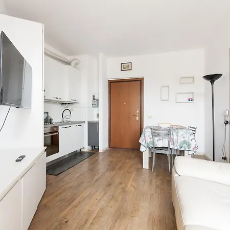 Guesthost - Darsena Navigli - Porta Genova M2 * 米兰