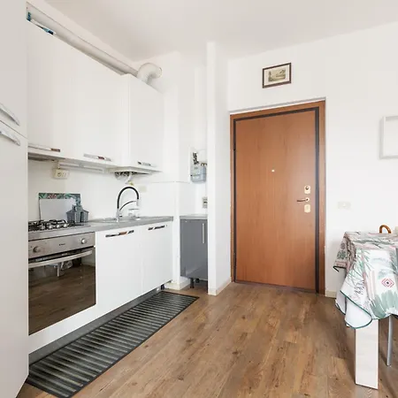 Guesthost - Darsena Navigli - Porta Genova M2 米兰