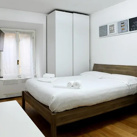 Nest For Two Three Min From Duomo * ミラノ