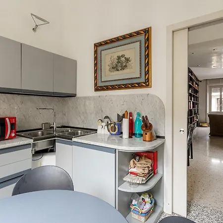 Homycare Stylish With Jacuzzi & Balcony Steps From Duomo *