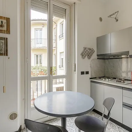 Homycare Stylish With Jacuzzi & Balcony Steps From Duomo * Milan