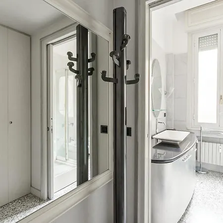 Homycare Stylish With Jacuzzi & Balcony Steps From Duomo