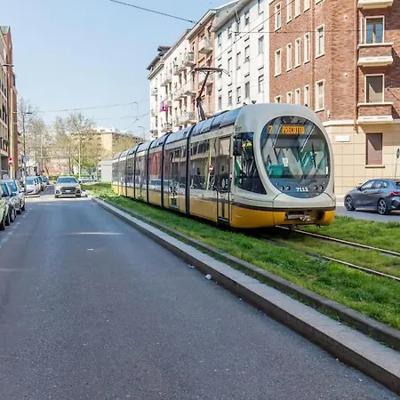 Daire Bicocca Metro House *