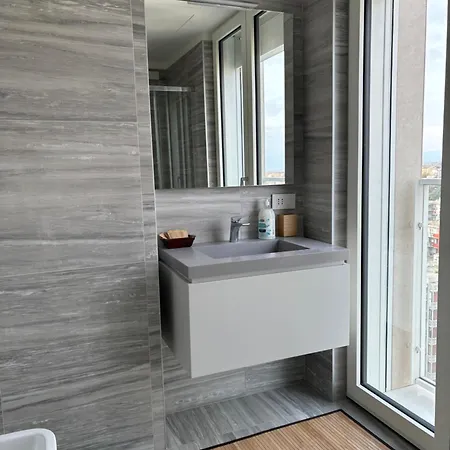Torre Skyview Gym Pool & Rooftop شقة *