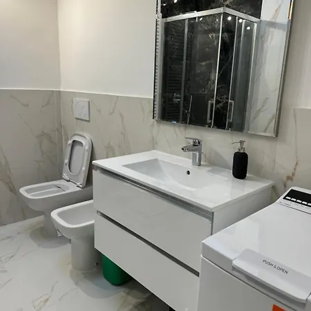 Luxury Beauty-flat In *