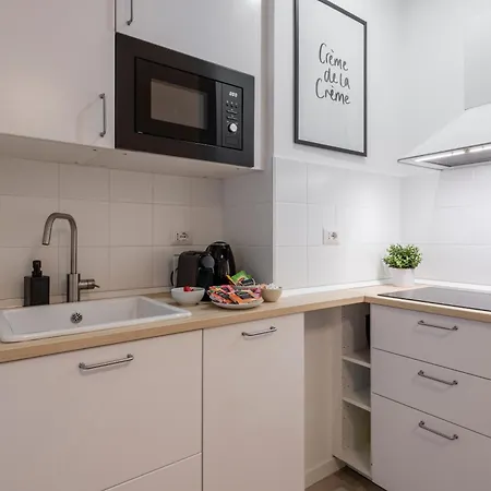 Caracciolo, 28 - Ampio Per 5, Posizione Perfetta Milano