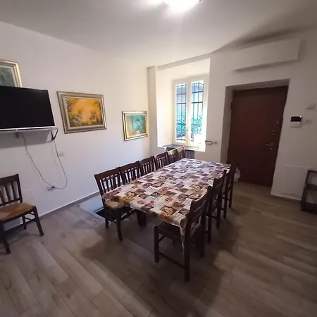 3 Station Free Parking *