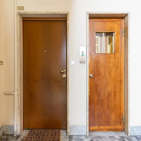 Modern With Balcony And Park View アパート *