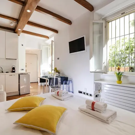 Montenapoleone Central - Best Location Possible *