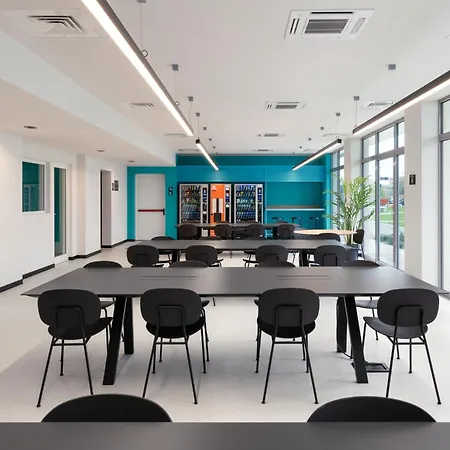 Auberge de jeunesse Cx Nom *