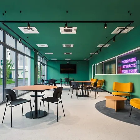 Auberge de jeunesse Cx Nom *