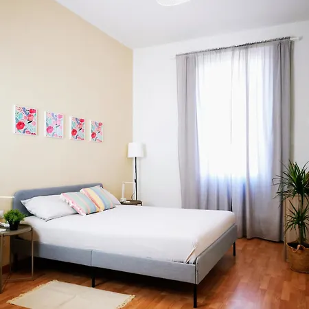 Spacious 50 Meters From The Metro *