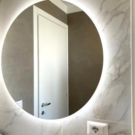 Daire Lussuoso Bilocale Metro Blu Piazza Frattini Milano