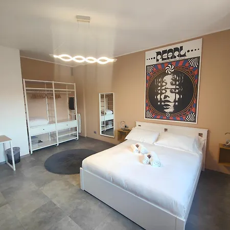 Porta Romana - Lattuada 2 Broom Next To Metro * Milão