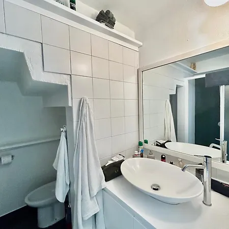 Апартаменты Vercelli-solari, Design District, Metro M1 8min A Piedi