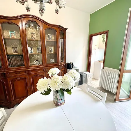 Apartment-navigli-house Of Mirrors * Милан