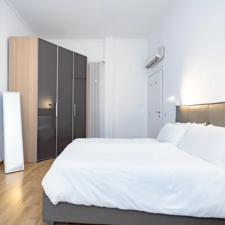 Minimal Near Bocconi شقة